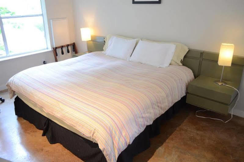 โมเดิร์น บีแอนด์บี Bed & Breakfast ฮูสตัน ภายนอก รูปภาพ